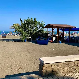 En La 2a Línea En , Torre Del Mar España